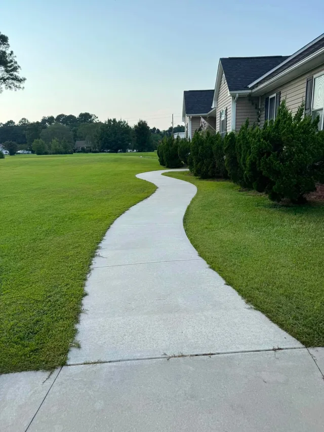 Curved walkway — after — Ray-Nor-Shine Pro Wash job photo